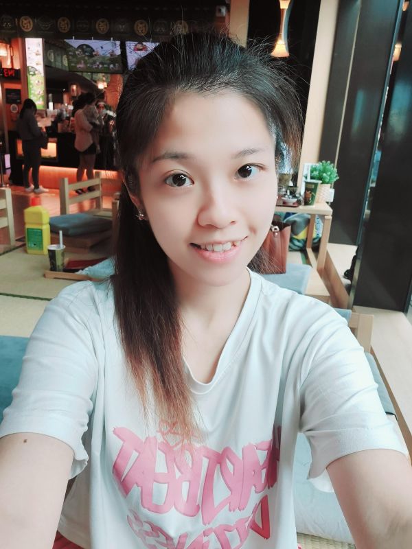 謝保母（如如姐姐）